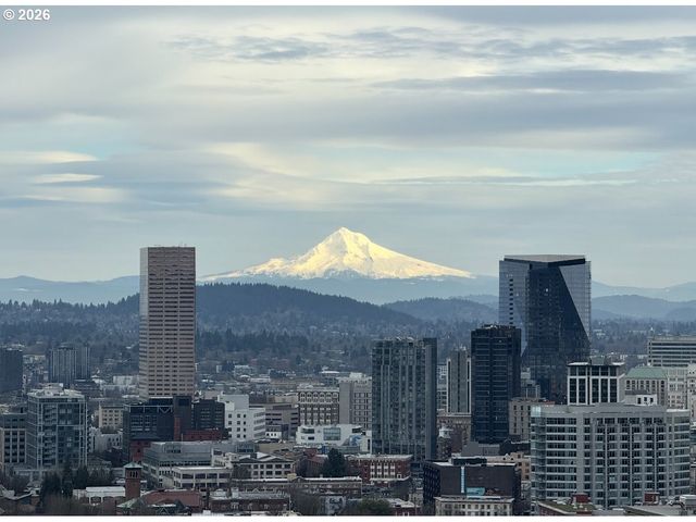 335 Nw UPTOWN Ter 3A, Portland, OR 97210