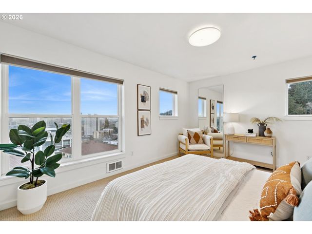 335 Nw UPTOWN Ter 3A, Portland, OR 97210