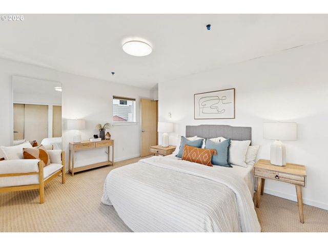 335 Nw UPTOWN Ter 3A, Portland, OR 97210