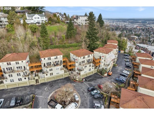 335 Nw UPTOWN Ter 3A, Portland, OR 97210