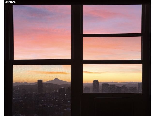 335 Nw UPTOWN Ter 3A, Portland, OR 97210