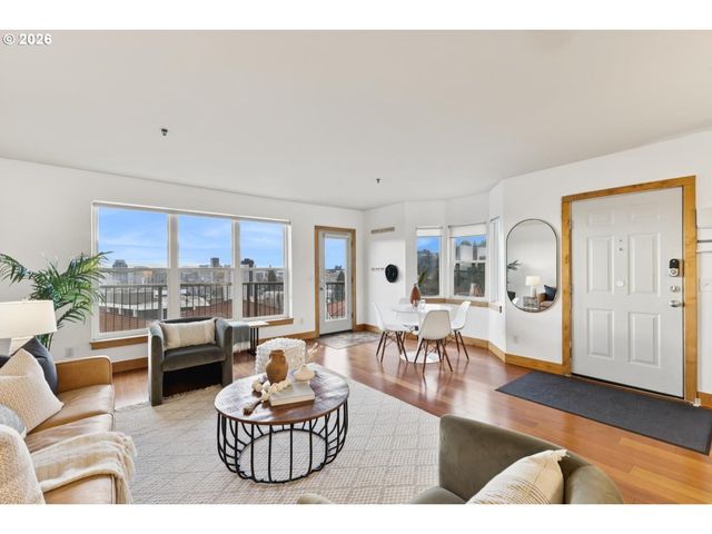 335 Nw UPTOWN Ter 3A, Portland, OR 97210