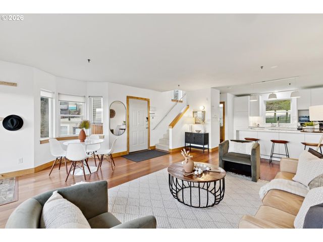 335 Nw UPTOWN Ter 3A, Portland, OR 97210