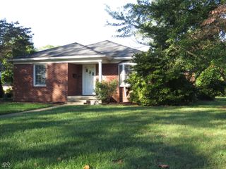 2250 Sycamore Street, Columbus, IN 47201