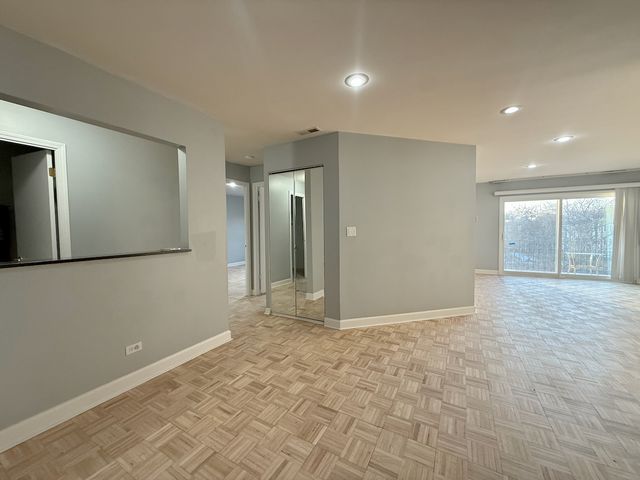 1550 Sandpebble Drive 306, Wheeling, IL 60090