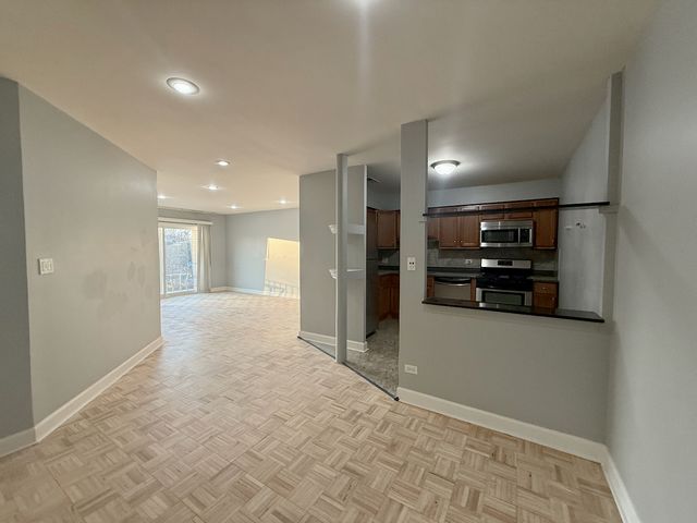 1550 Sandpebble Drive 306, Wheeling, IL 60090