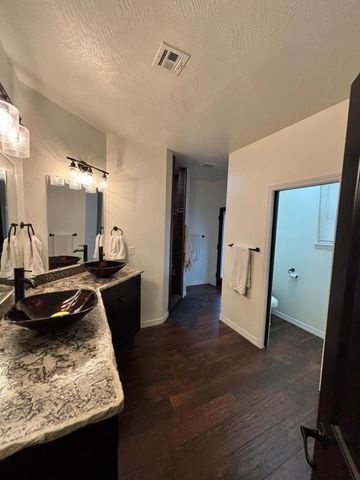 59505 E Baptiste Drive, Miami, OK 74354