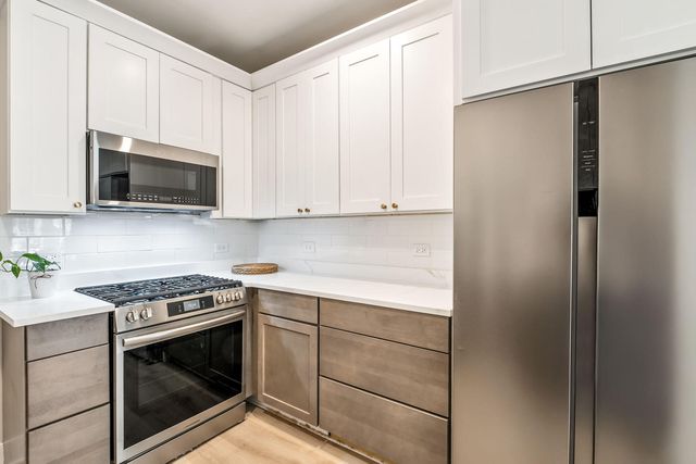 4320 N Clarendon Avenue 2011, Chicago, IL 60613