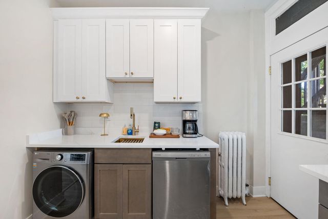 4320 N Clarendon Avenue 2011, Chicago, IL 60613