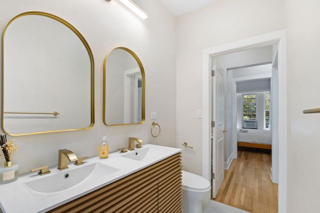 4320 N Clarendon Avenue 2011, Chicago, IL 60613