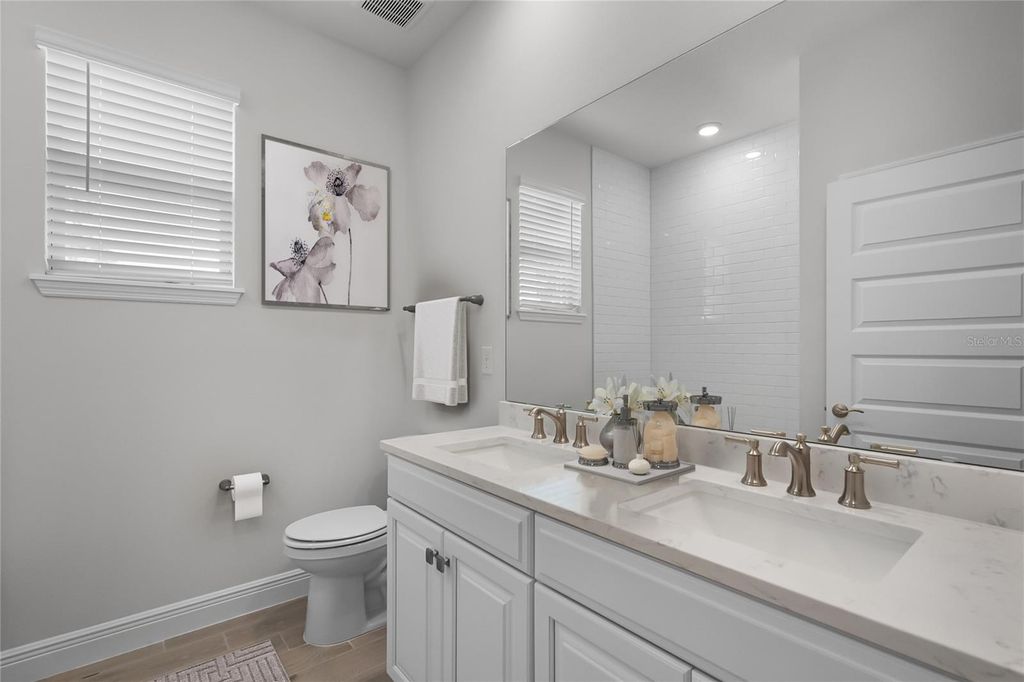 Image 9 of property listing at 18029 CIDER MILL LANE, Winter Garden, FL 34787