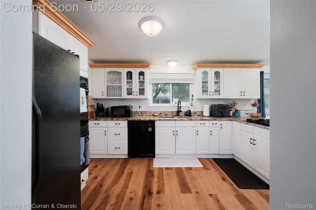 23592 Plumbrooke Drive, Southfield, MI 48075