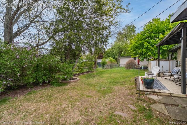 23592 Plumbrooke Drive, Southfield, MI 48075