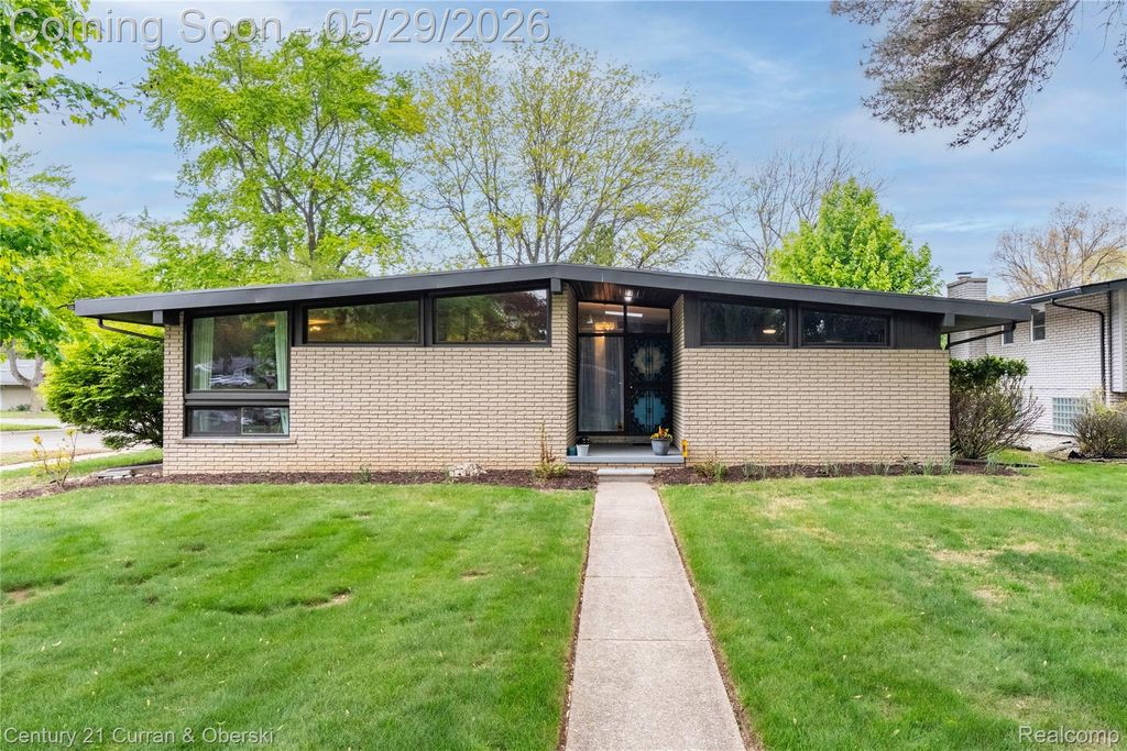 23592 Plumbrooke Drive, Southfield, MI 48075