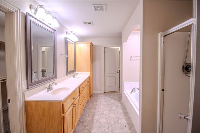 202 Dawn Drive, Centerton, AR 72719