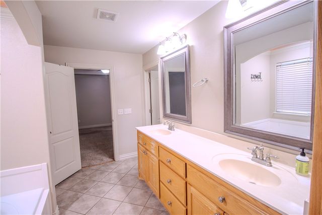 202 Dawn Drive, Centerton, AR 72719