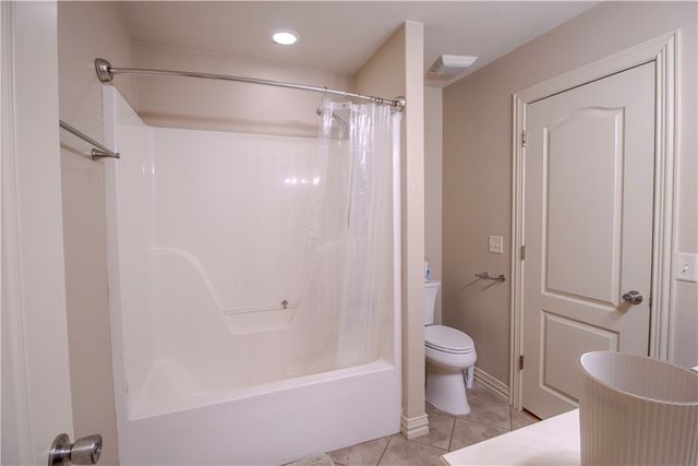 202 Dawn Drive, Centerton, AR 72719