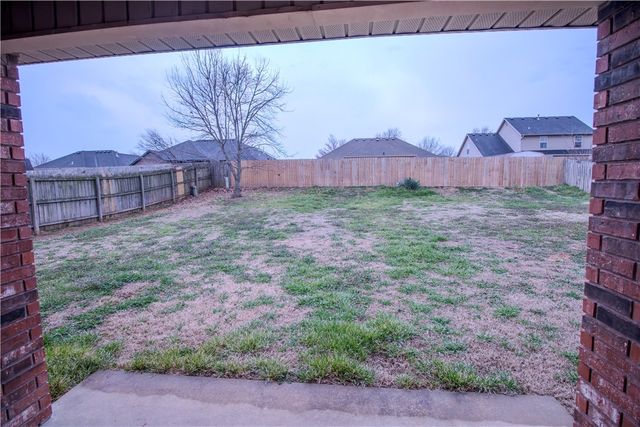 202 Dawn Drive, Centerton, AR 72719