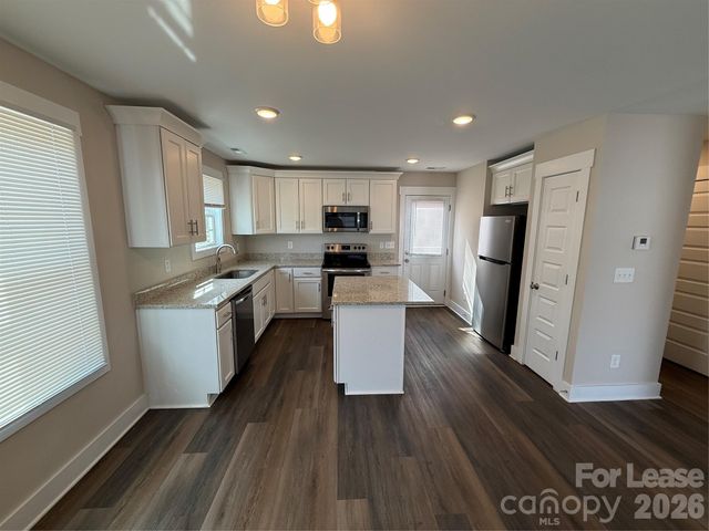 1402 Martin Luther King Jr Avenue B, Kannapolis, NC 28083