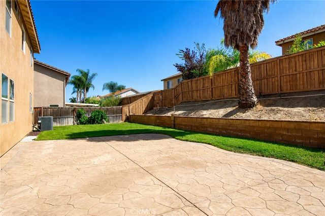 33179 Breighton Wood Street, Menifee, CA 92584