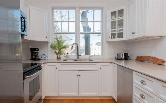 4 Kay Terrace, Newport, RI 02840