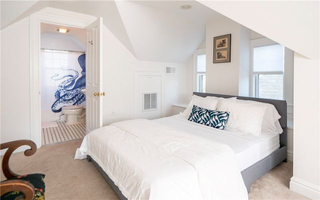 4 Kay Terrace, Newport, RI 02840