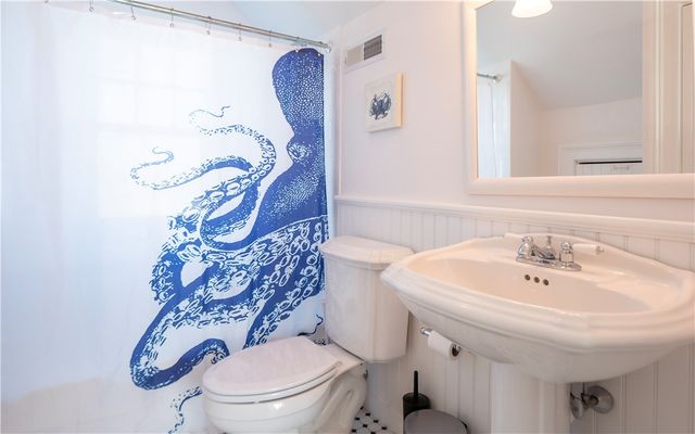 4 Kay Terrace, Newport, RI 02840