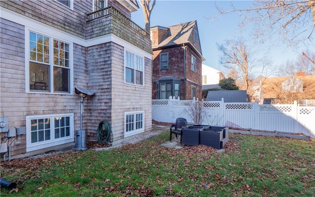 4 Kay Terrace, Newport, RI 02840
