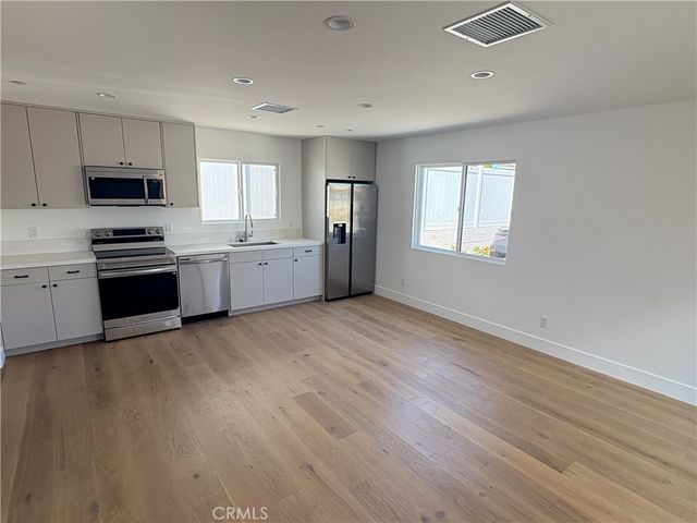 1106 Victoria D, Costa Mesa, CA 92627