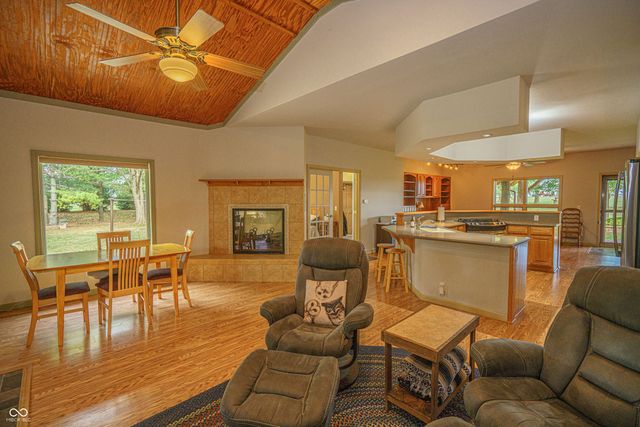 3999 W 950 S, Waveland, IN 47989