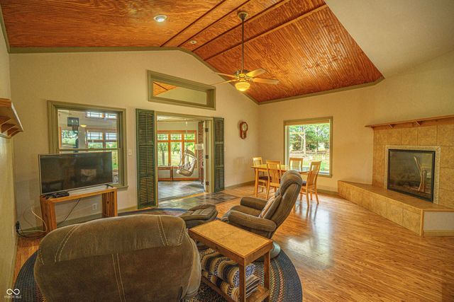 3999 W 950 S, Waveland, IN 47989