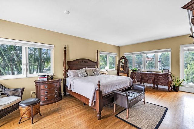 5965 Alton Rd, Miami Beach, FL 33140