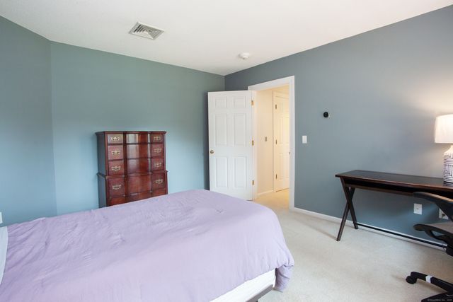 15 Highland Street APT 101, West Hartford, CT 06119