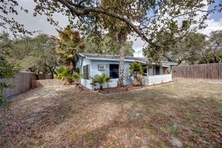 713 N Kossuth St, Rockport, TX 78382