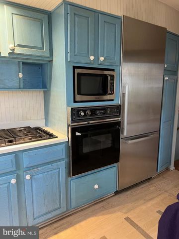 22 ABINGTON AVE, Marlton, NJ 08053