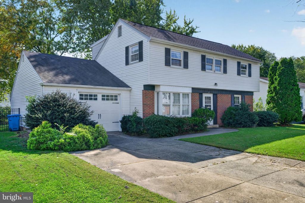 22 ABINGTON AVE, MARLTON, NJ 08053 — exterior