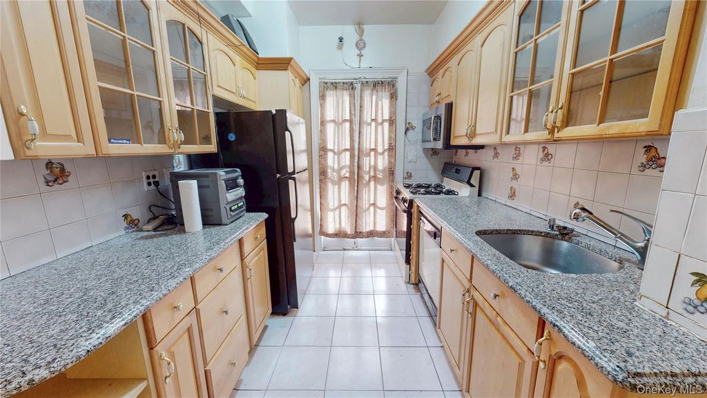 4584 Kings Highway, Brooklyn, NY 11234 — photo 5