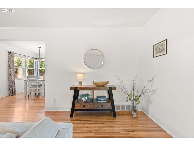 611 Ne CHURCH St 6, Portland, OR 97211