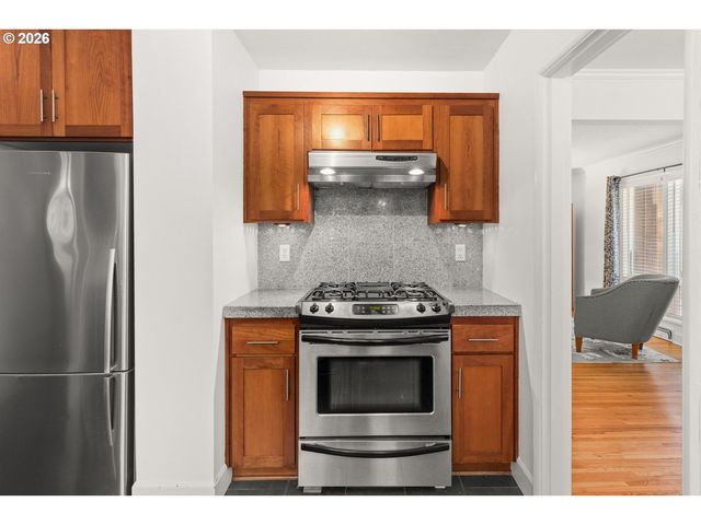 611 Ne CHURCH St 6, Portland, OR 97211