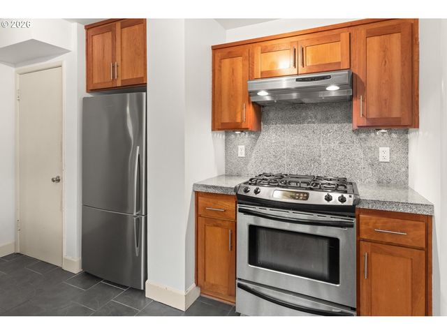 611 Ne CHURCH St 6, Portland, OR 97211