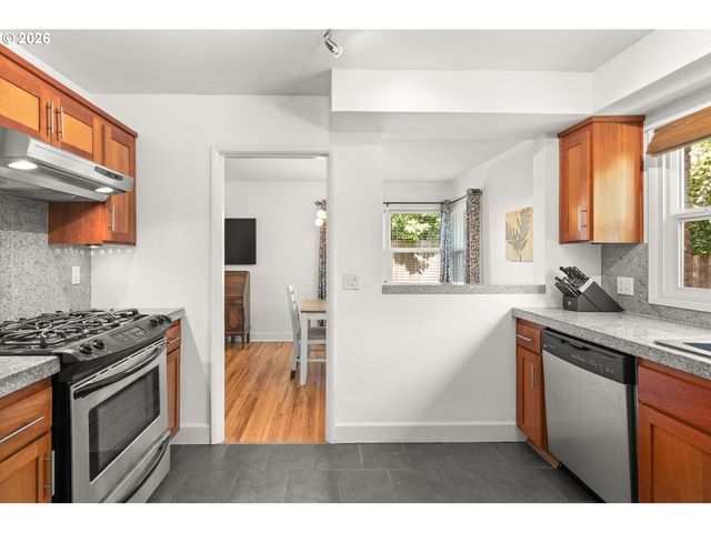 611 Ne CHURCH St 6, Portland, OR 97211