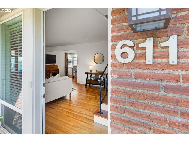 611 Ne CHURCH St 6, Portland, OR 97211