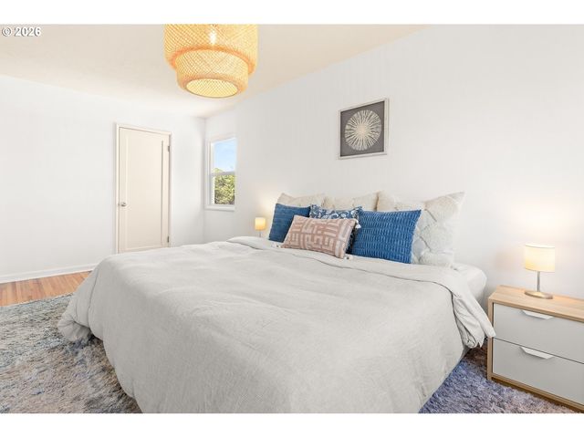 611 Ne CHURCH St 6, Portland, OR 97211