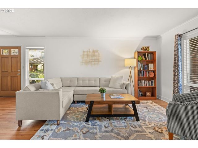 611 Ne CHURCH St 6, Portland, OR 97211