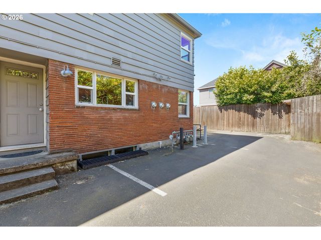 611 Ne CHURCH St 6, Portland, OR 97211