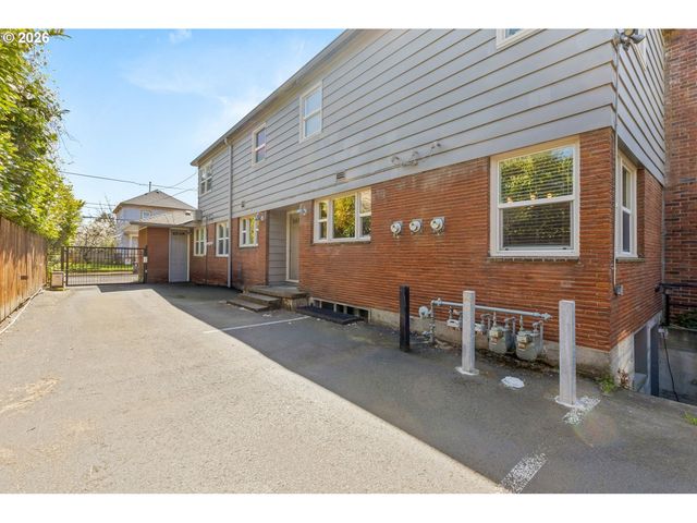 611 Ne CHURCH St 6, Portland, OR 97211