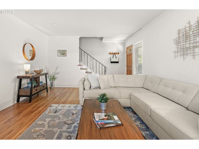 611 Ne CHURCH St 6, Portland, OR 97211