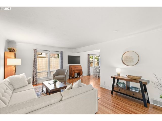 611 Ne CHURCH St 6, Portland, OR 97211