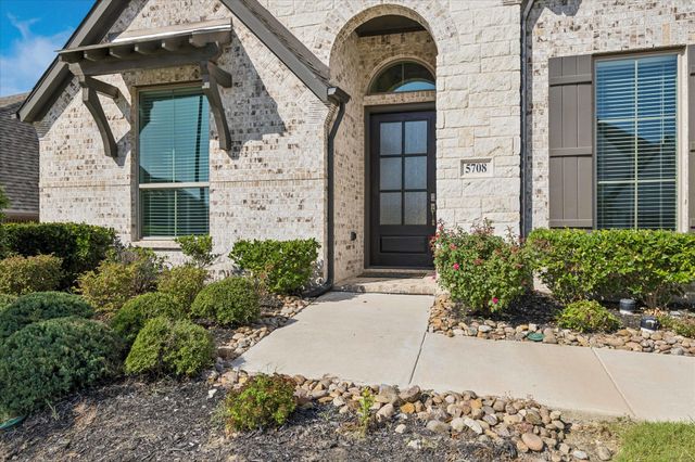 5708 Lake Jackson Drive, Fort Worth, TX 76126