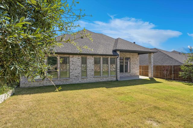 5708 Lake Jackson Drive, Fort Worth, TX 76126